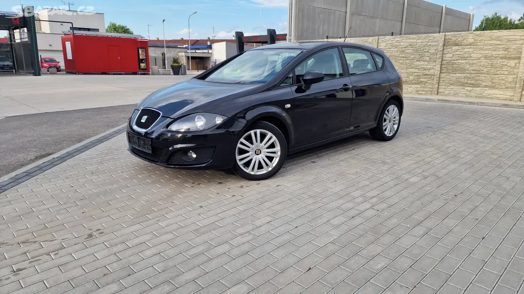 Seat Leon 1.6 TDi (2012) - Bez koroze, Serviska !